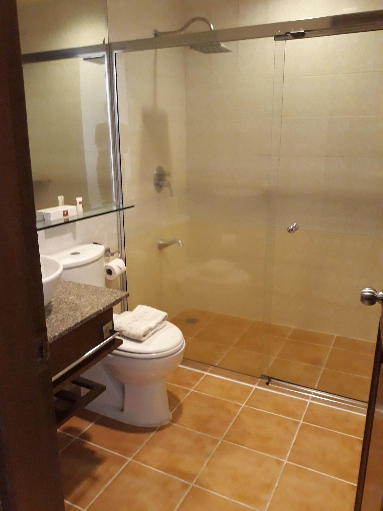 Hotel Venezia Legazpi Luaran gambar