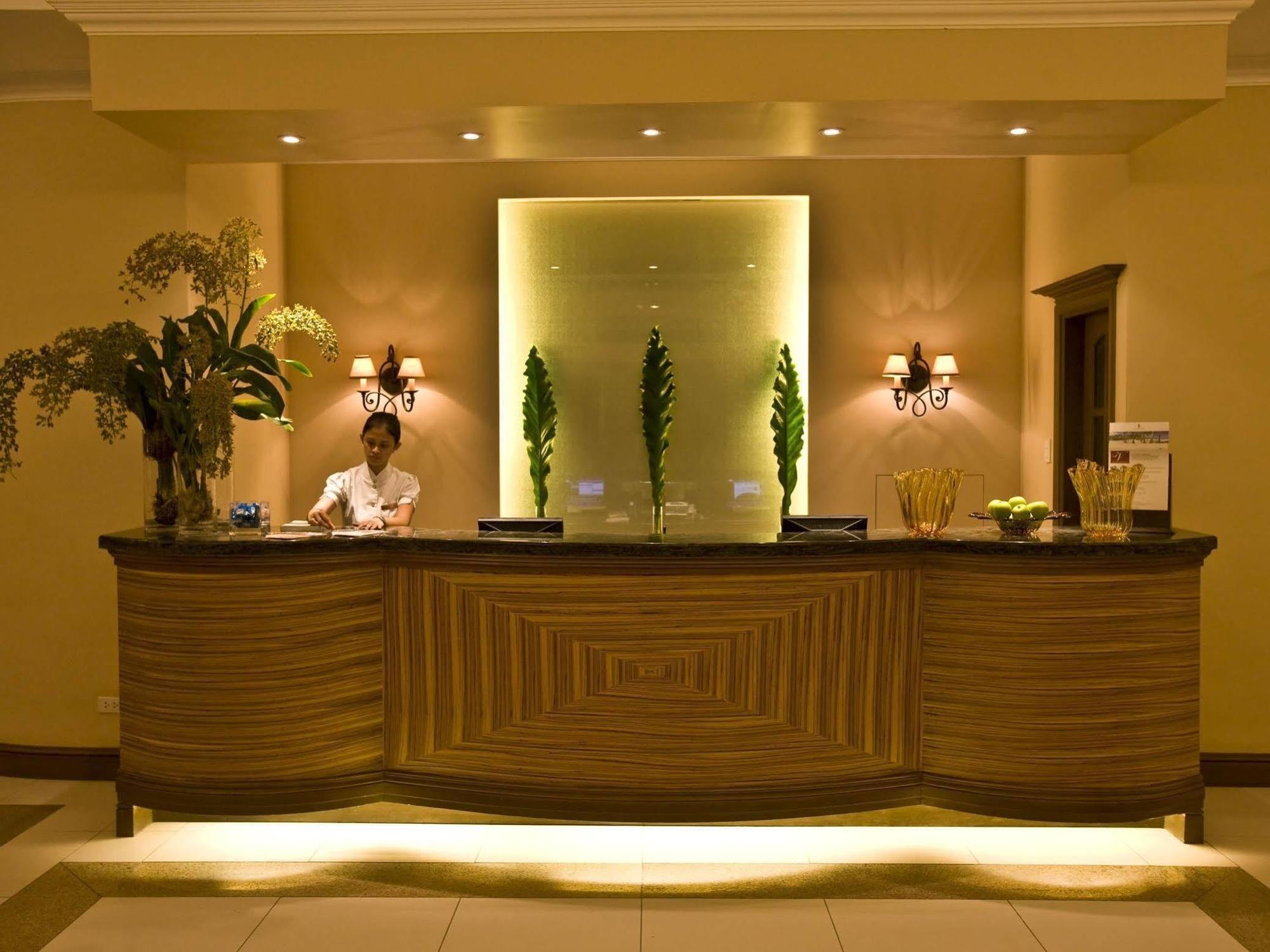 Hotel Venezia Legazpi Luaran gambar