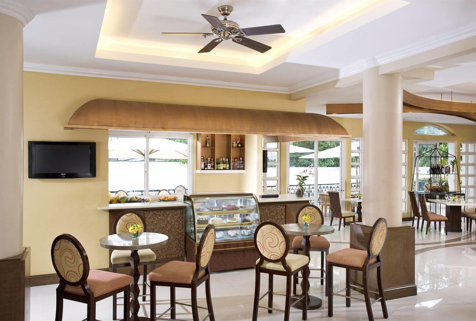 Hotel Venezia Legazpi Luaran gambar