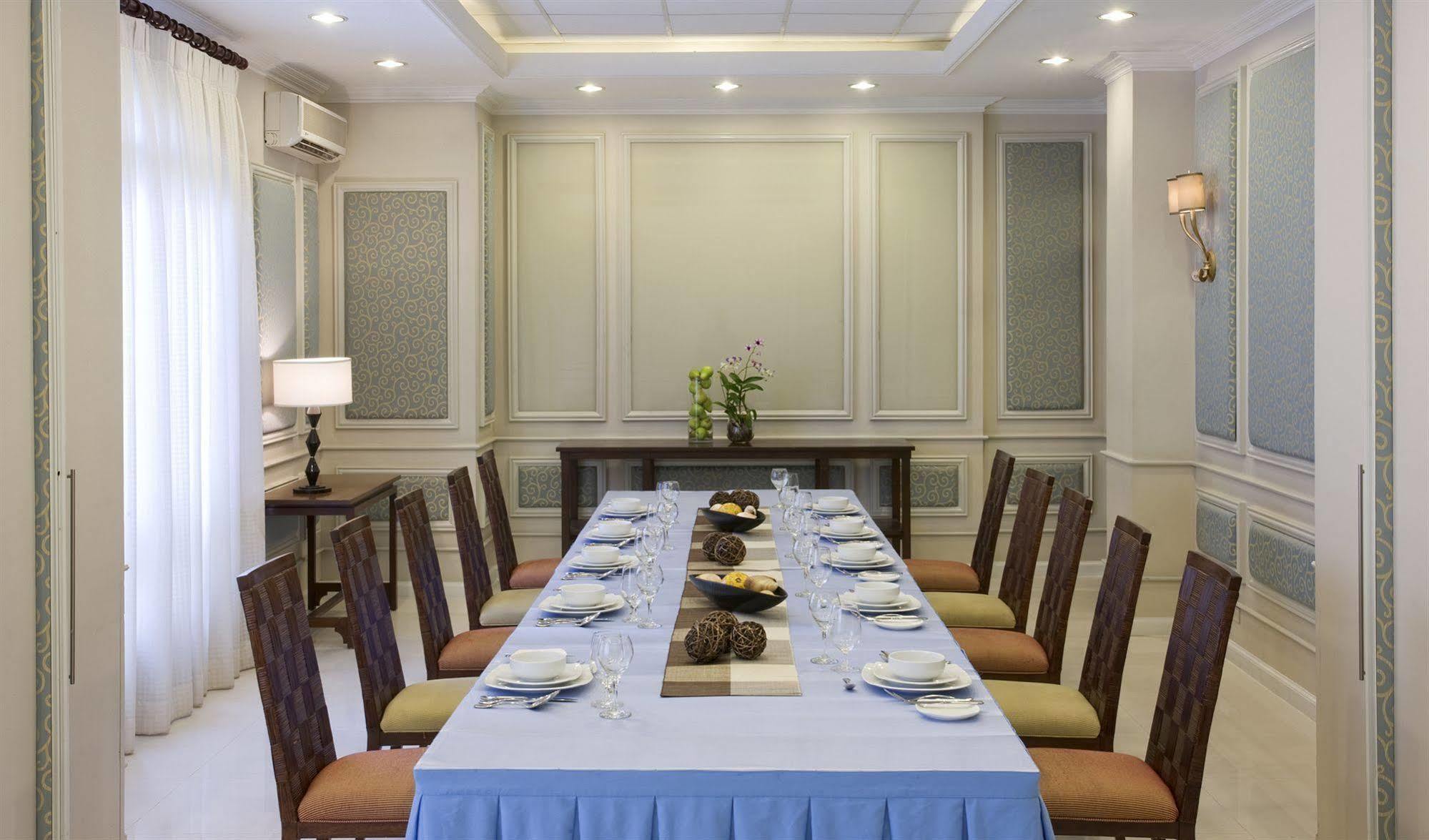 Hotel Venezia Legazpi Luaran gambar